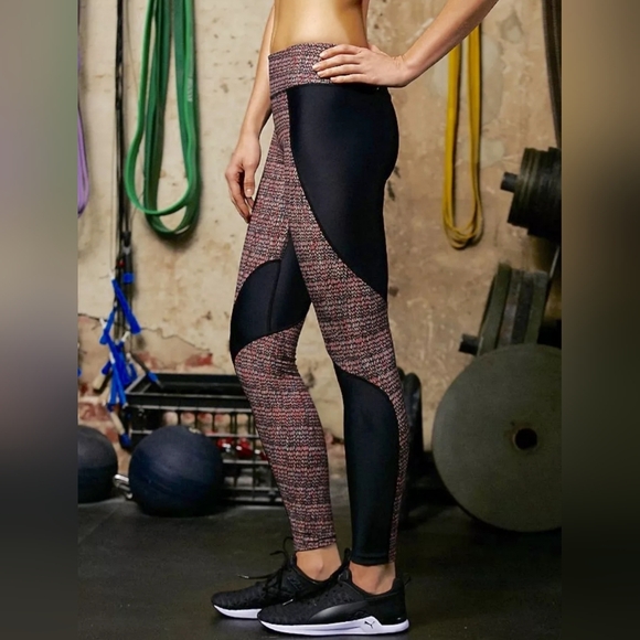 Free People Movement Leggings Yoga Workout Mesh Contrast Panel Size Small - Picture 1 of 10